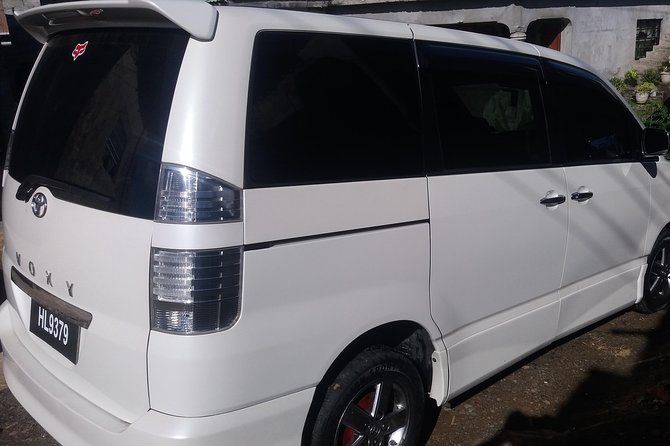 Airport Round-trip Transfer St. Lucia - A private welcome at Hewanorra Airport