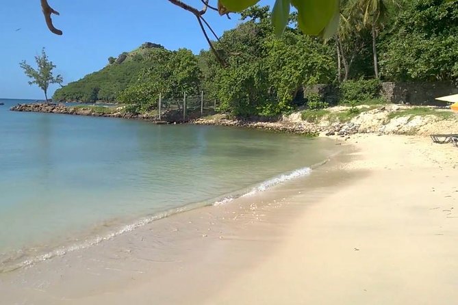 Beach Shuttle To Pigeon Island - The drive to the beach
