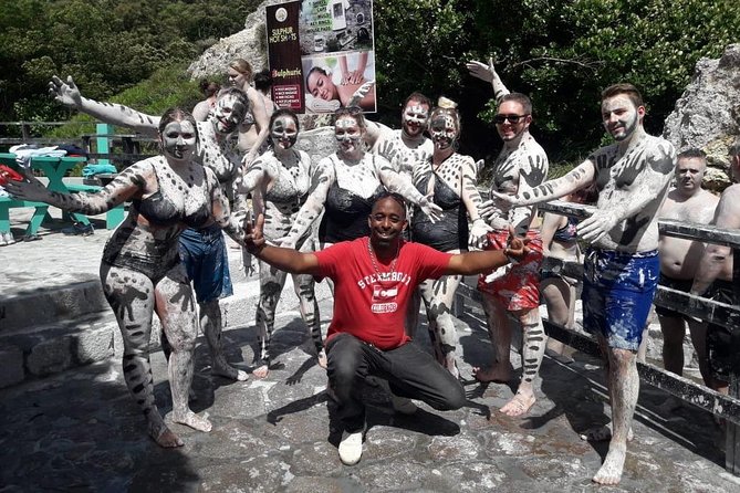 Cruise Ship Excursions with Dannyboy & Co. - Castries sights before the mountain roads