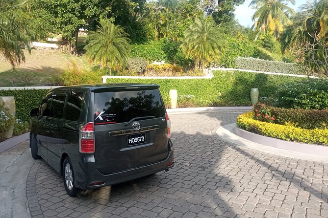 Round Trip St. Lucia Private Airport Transfers - UVF - What the drive to your hotel is really like
