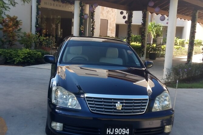 Roundtrip Transfer from UVF Airport to Resorts in Gros Islet (Groups of 4 Plus) - Who gets the best value from this transfer