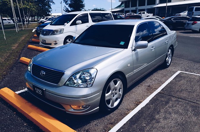 Royalton Saint Lucia Private Airport Transfers - Round Trip - Meeting your driver after customs