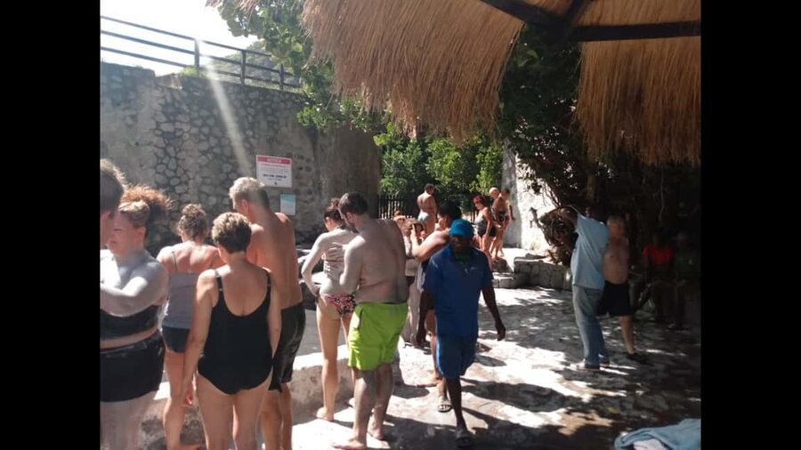 Saint Lucia: Soufriere Guided Day Tour - The guides can make the busy schedule work