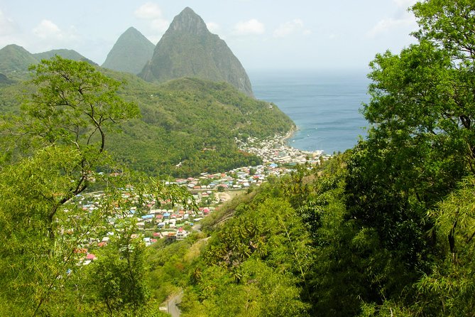 Soufriere Island Delight - Diamond Falls Botanical Gardens in 45 minutes