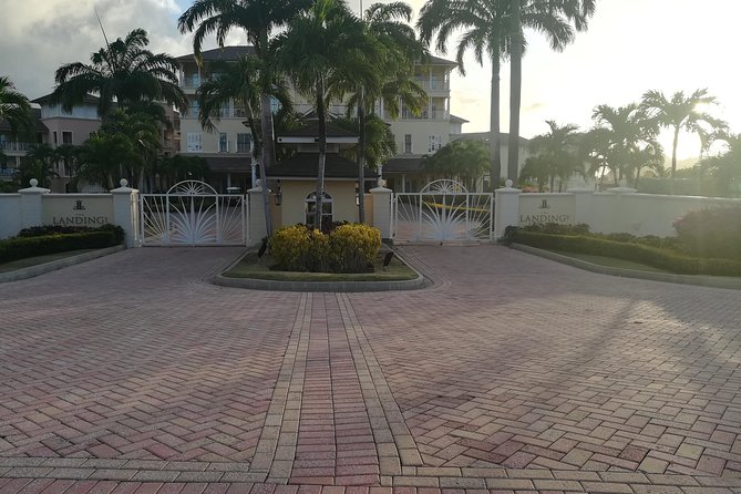 St Lucia Airport Transfer to The Landings - Hewanorra (UVF) & GFL Airport (SLU) - The arrival handoff at The Landings