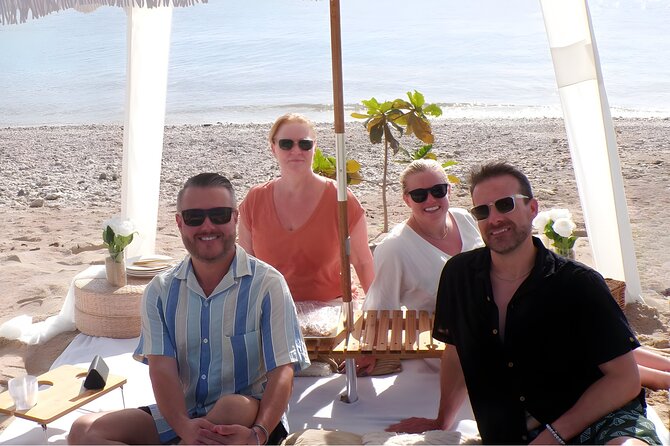 St Lucia Beachfront Sunset Picnics - What comes with the food and drinks