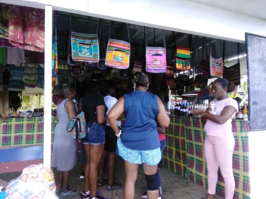 St. Lucia: Highlights Tour with mud baths and waterfalls - Morne Fortune brings the first wide view