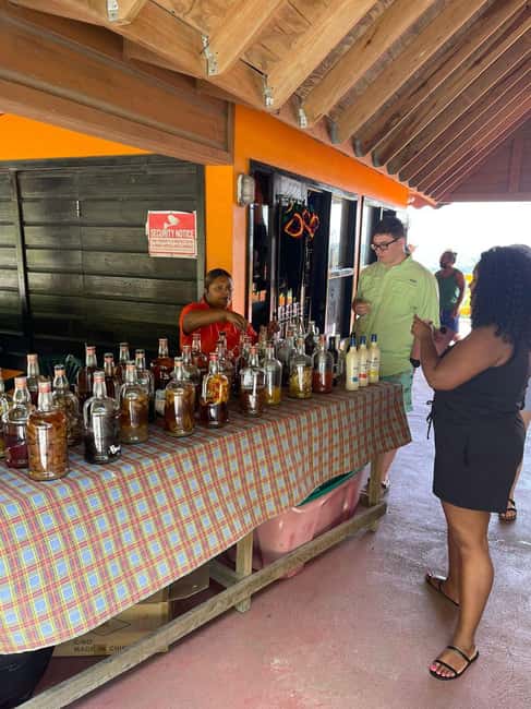 St. Lucia: Rum Distillery and Chocolate Making Experience - Should you book it?