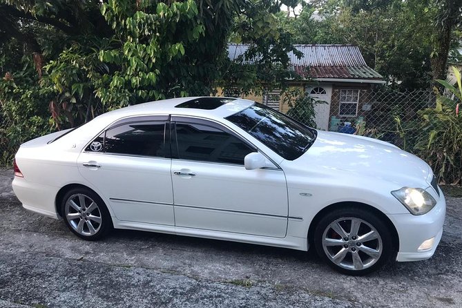 St Lucia Transportation- Eugene's Hewanorra Airport/ Hotel Transfer (UVF) - A scenic drive with room for conversation
