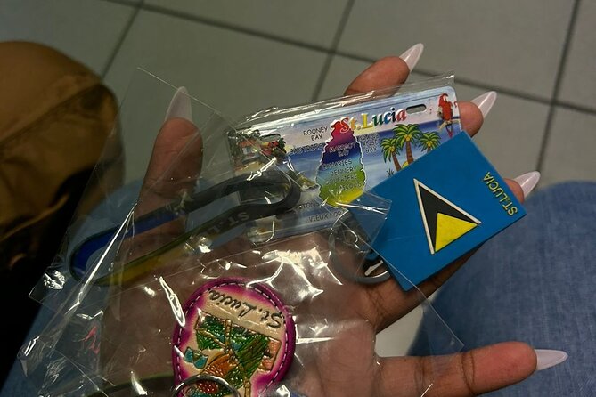 St. Lucia UVF Airport Transfers - Roundtrip with Free Souvenirs - Why a private UVF transfer can make arrival easier