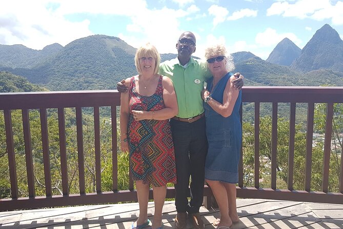 UVF Airport Transfer 2Way Trip - Why a private UVF transfer can make arrival easier